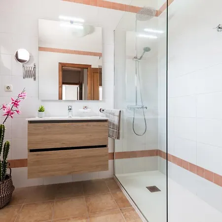Villa Home2book Stunning Aloha Beach, Private Pool